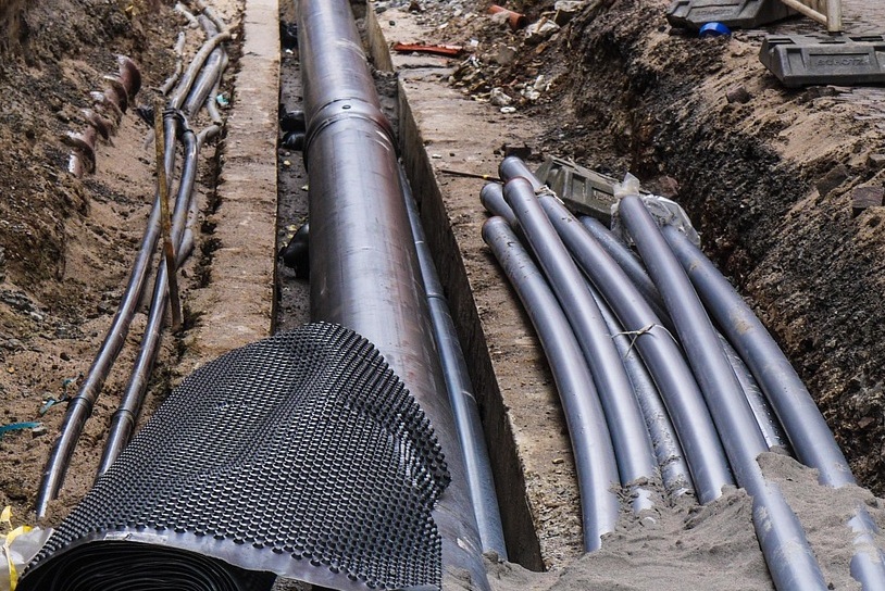 Schutzrohre für Kabel, Rohre & Leitungen: schwer entflammbar & explosionsgeschützt